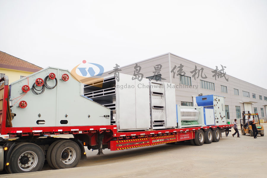 噴膠棉設備裝車發貨 噴膠棉設備裝車發貨