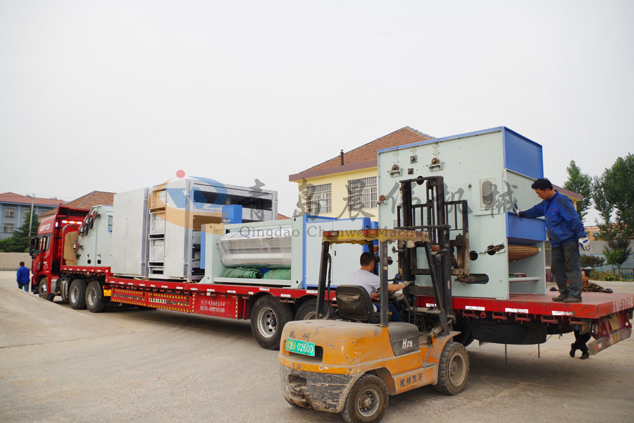 噴膠棉設備裝車發貨 噴膠棉設備裝車發貨